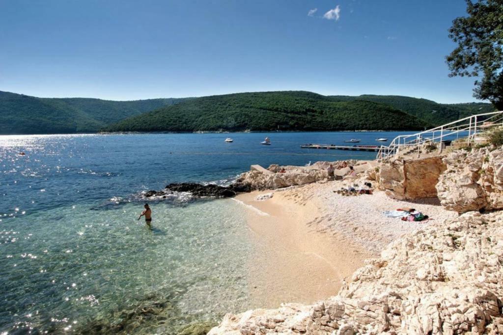 Luxury 1 Bedroom Apartment In Rabac Exterior photo